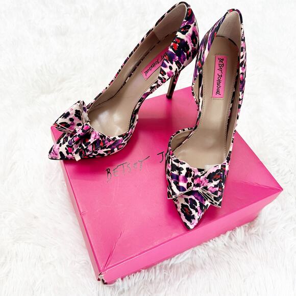 Betsey Johnson Prince-P Heels 8.5 Bow Pointed Toe Pink Leopard Print Pumps - Picture 1 of 8